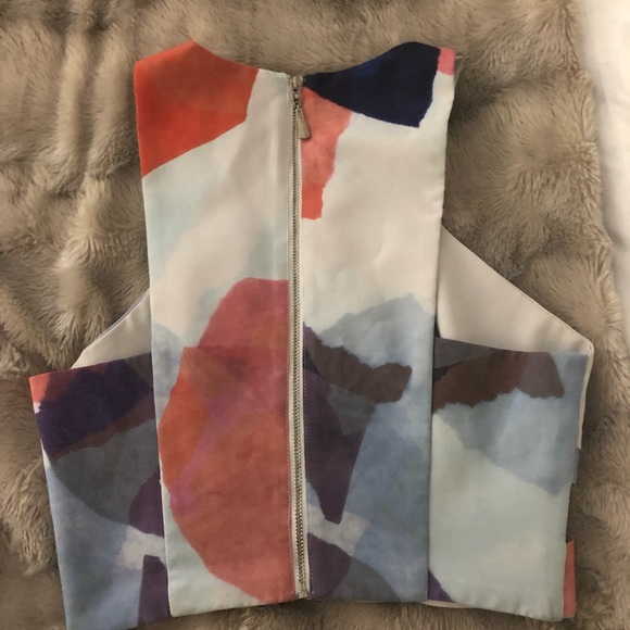 PREM THE LABEL CROP TOP - Picture 5 of 6